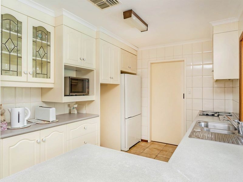 4 Santiago Street, West Lakes Shore SA 5020