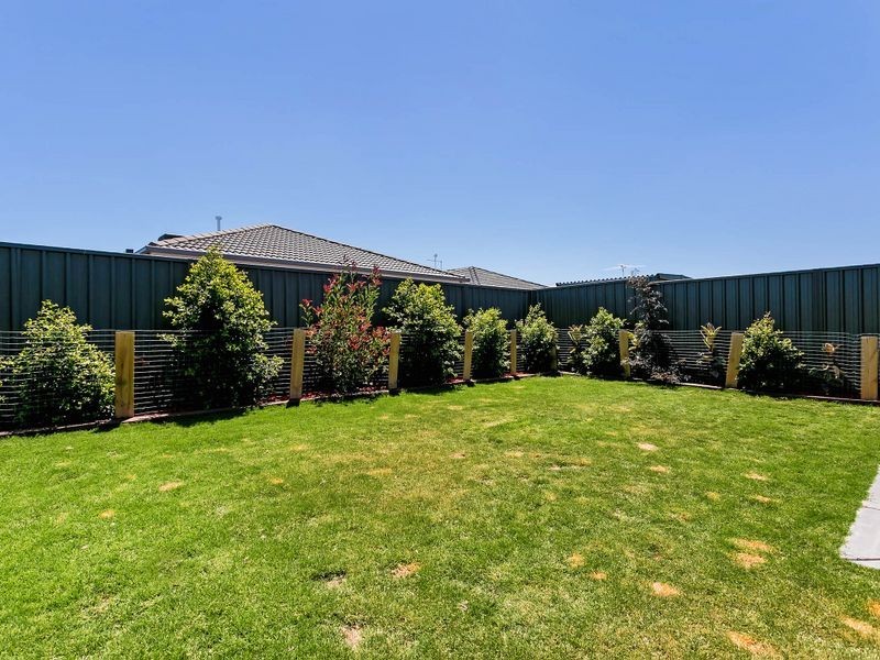 188 President Avenue, Andrews Farm SA 5114