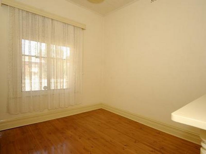 15 Waverley Street, Largs Bay SA 5016