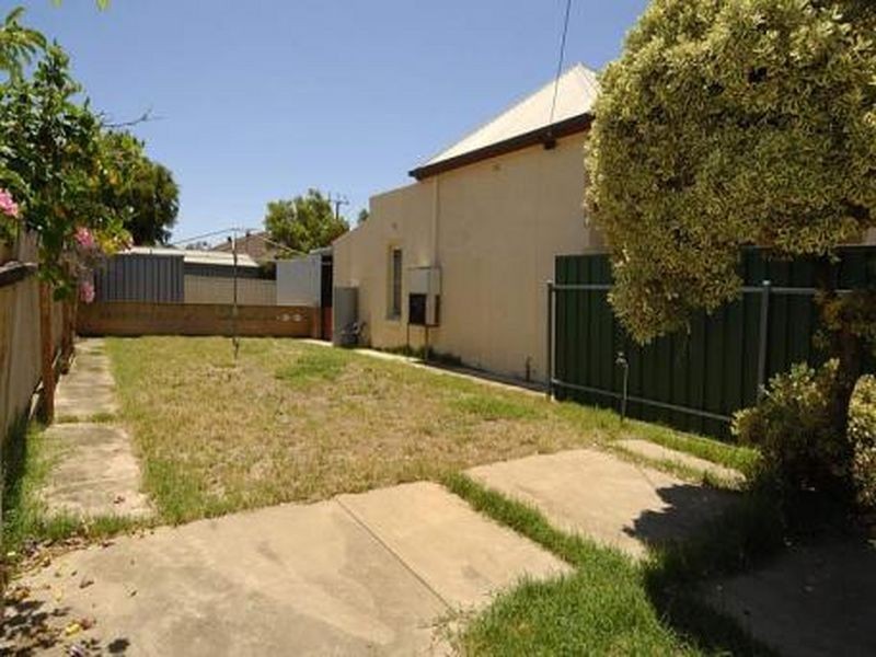 15 Waverley Street, Largs Bay SA 5016