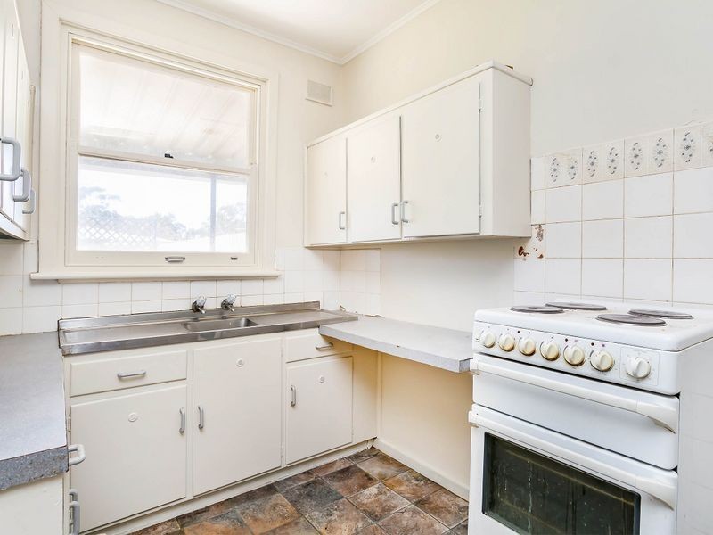 24 Johnston Road, Elizabeth Downs SA 5113