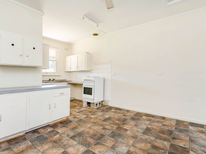 24 Johnston Road, Elizabeth Downs SA 5113