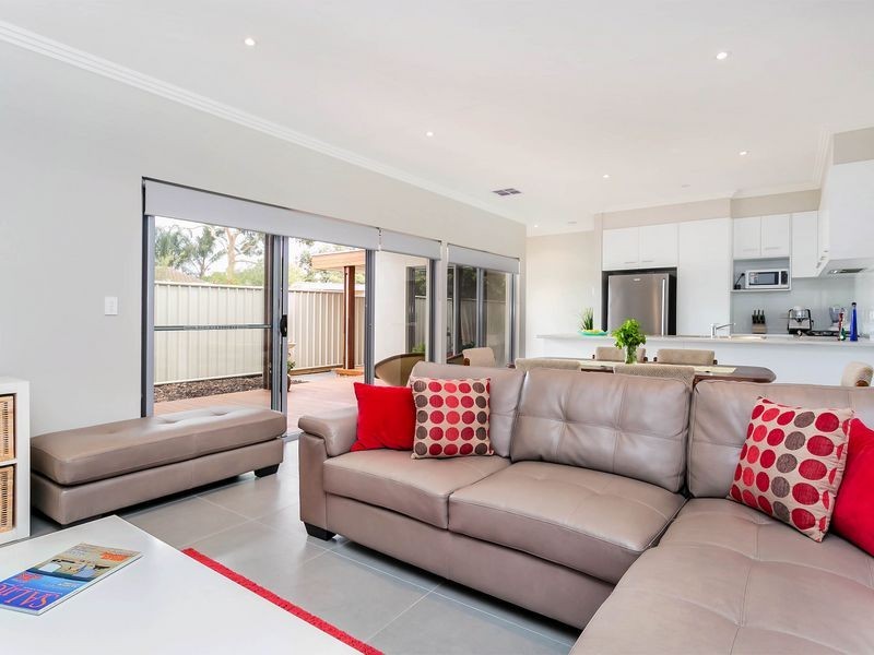 2a Marlee Court, West Lakes SA 5021