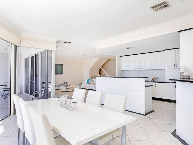 111 Gulf Point Drive, North Haven SA 5018