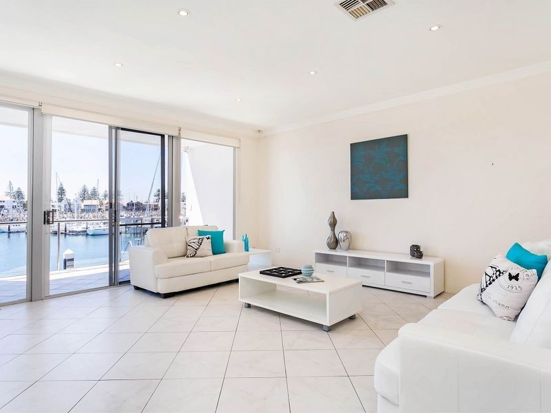 111 Gulf Point Drive, North Haven SA 5018