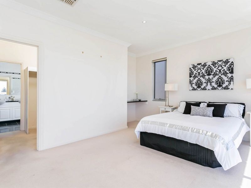 111 Gulf Point Drive, North Haven SA 5018