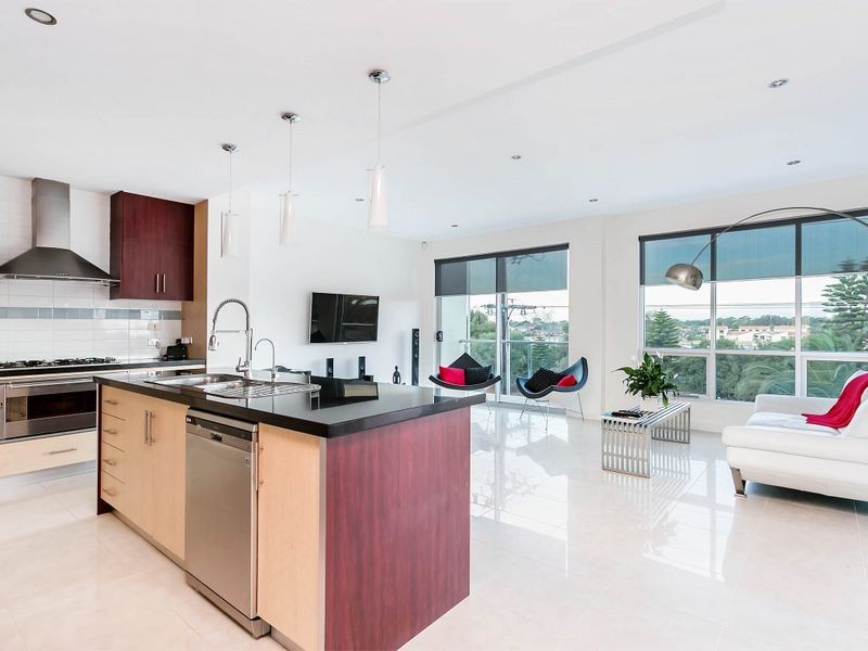 37 Military Road, Tennyson SA 5022