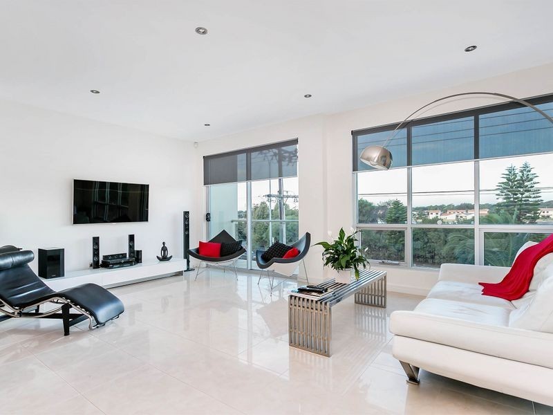 37 Military Road, Tennyson SA 5022