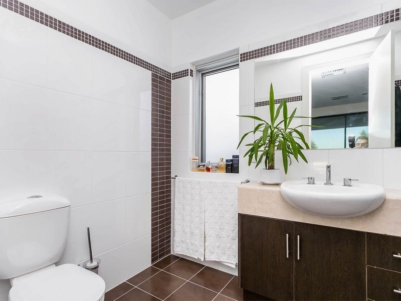 37 Military Road, Tennyson SA 5022