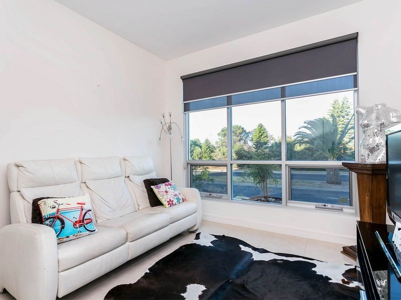 37 Military Road, Tennyson SA 5022