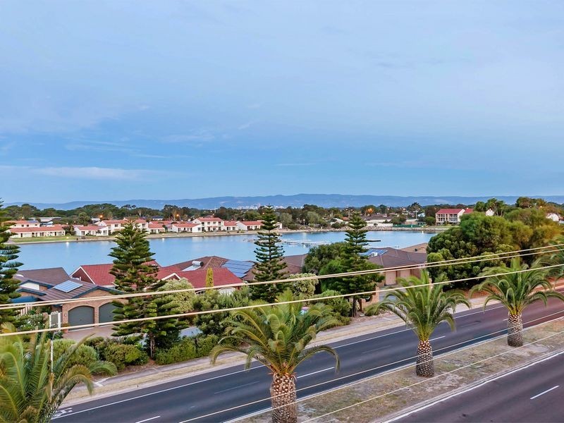 37 Military Road, Tennyson SA 5022