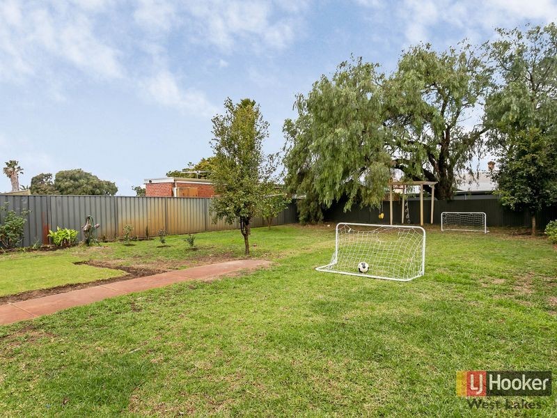 24 Bray Avenue, Semaphore Park SA 5019