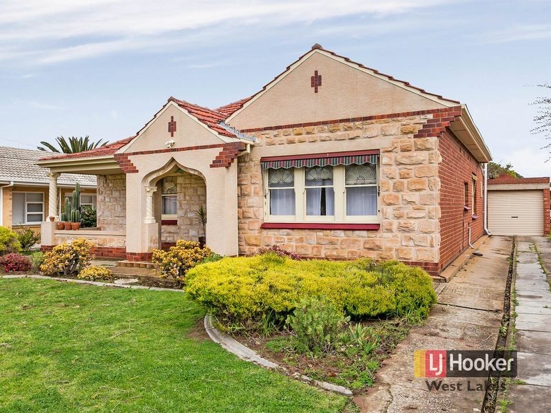 10 Fourth Avenue, Seaton SA 5023