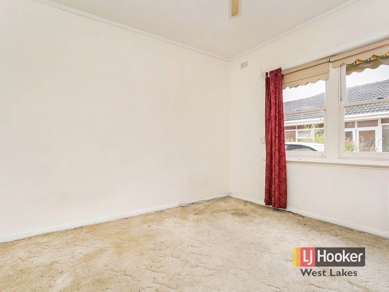 10 Fourth Avenue, Seaton SA 5023