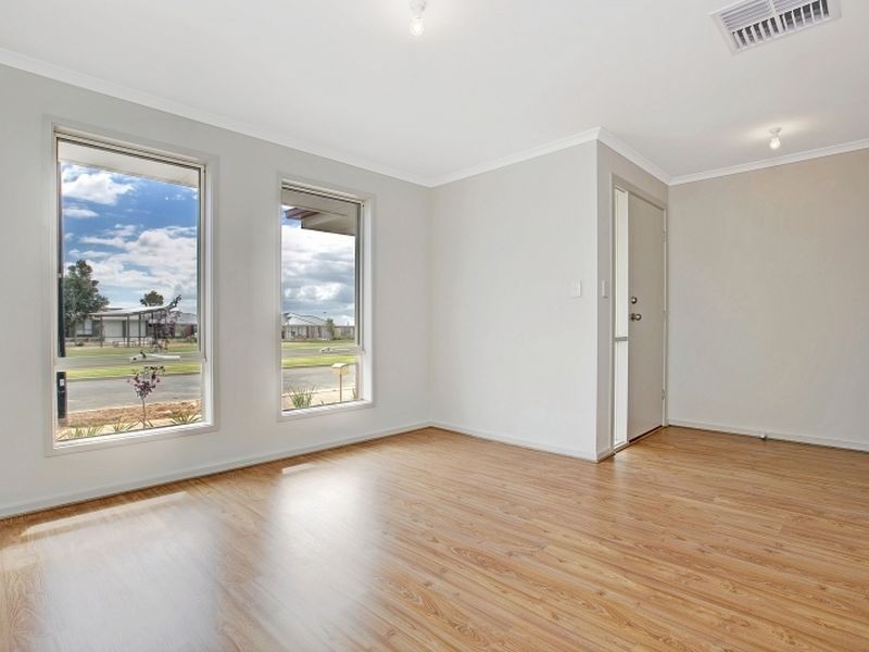 10 Manordale Court, Seaford Meadows SA 5169