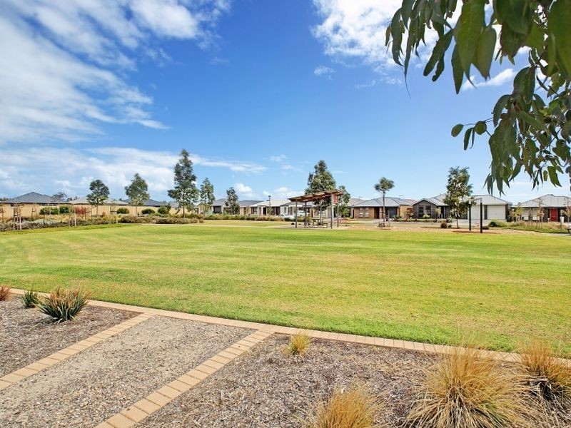 10 Manordale Court, Seaford Meadows SA 5169