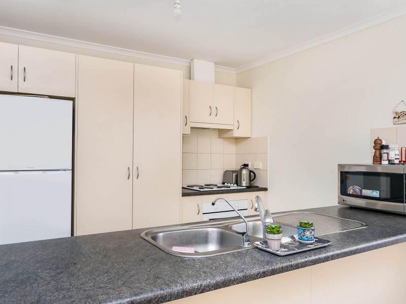 31 Hamra Drive, Smithfield SA 5114