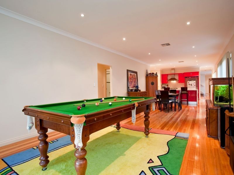 97a Tapleys Hill Rd, Glenelg SA 5045