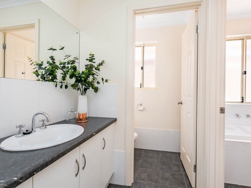 2a Cameron Avenue, Findon SA 5023