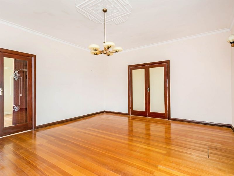 12 Second Avenue, Seaton SA 5023