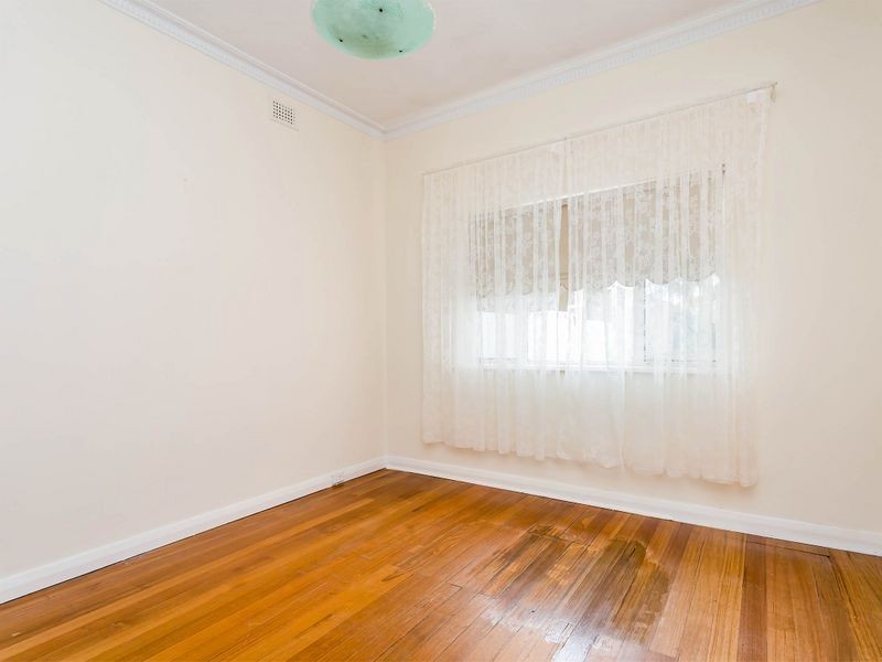 12 Second Avenue, Seaton SA 5023