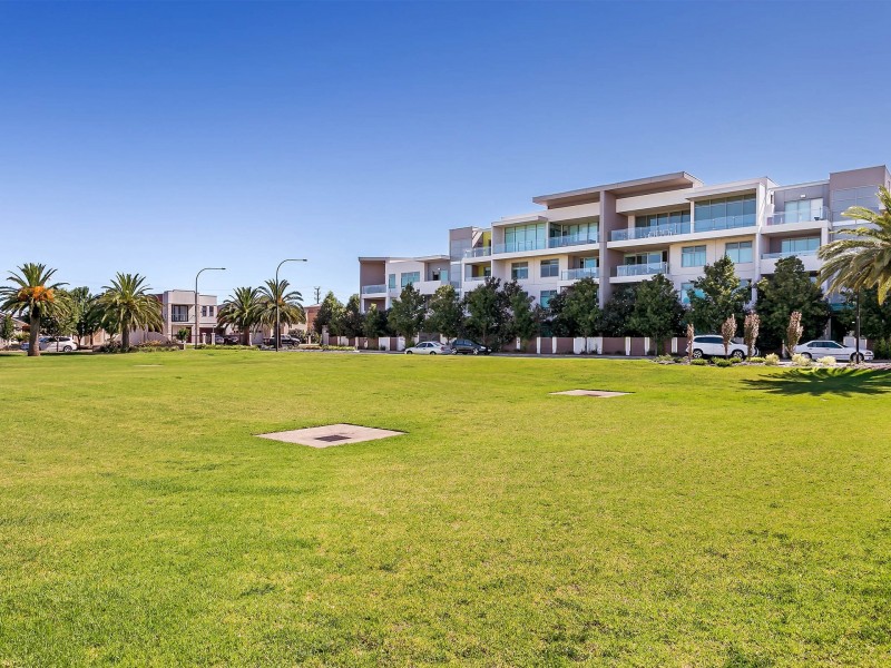 8/1 Burt Avenue, Findon SA 5023