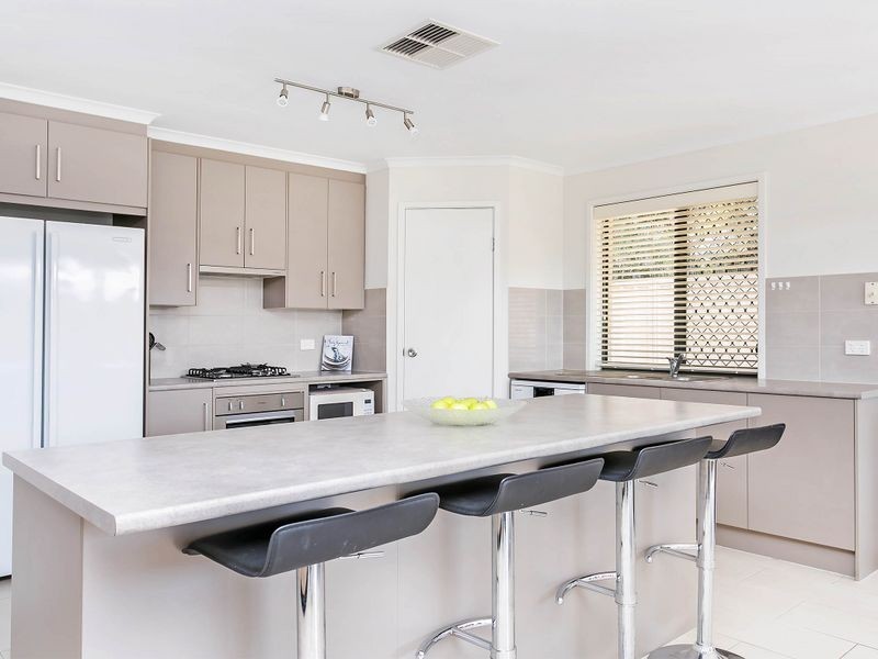 2/22a Alfred Avenue, Seaton SA 5023