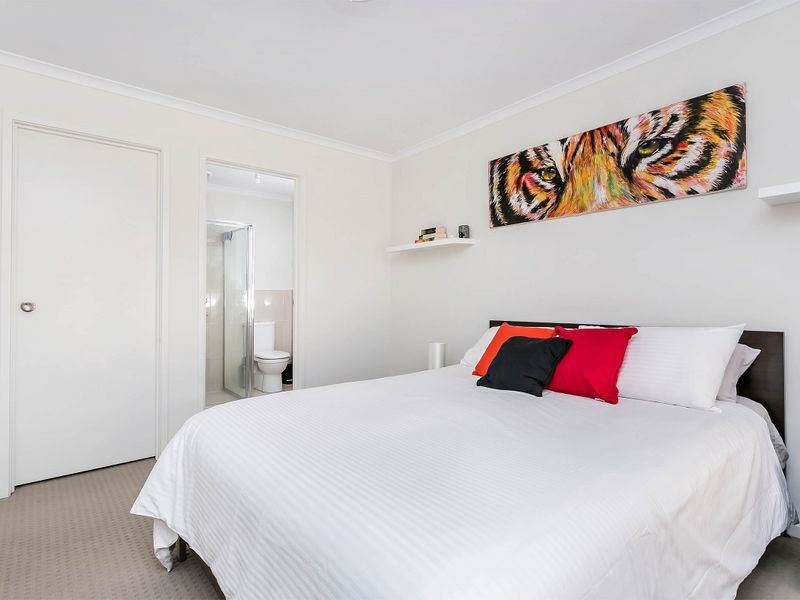 2/22a Alfred Avenue, Seaton SA 5023