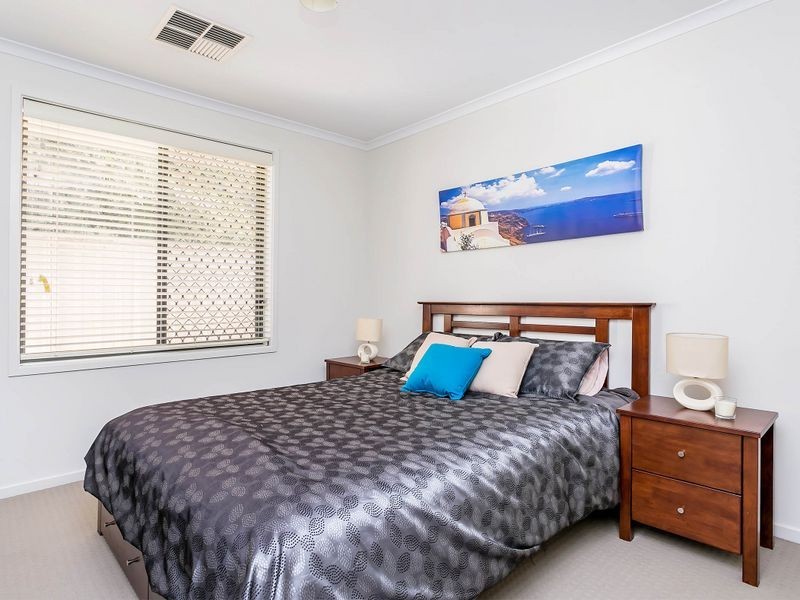 2/22a Alfred Avenue, Seaton SA 5023