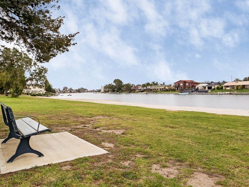 7/1a Moorea Court, West Lakes SA 5021