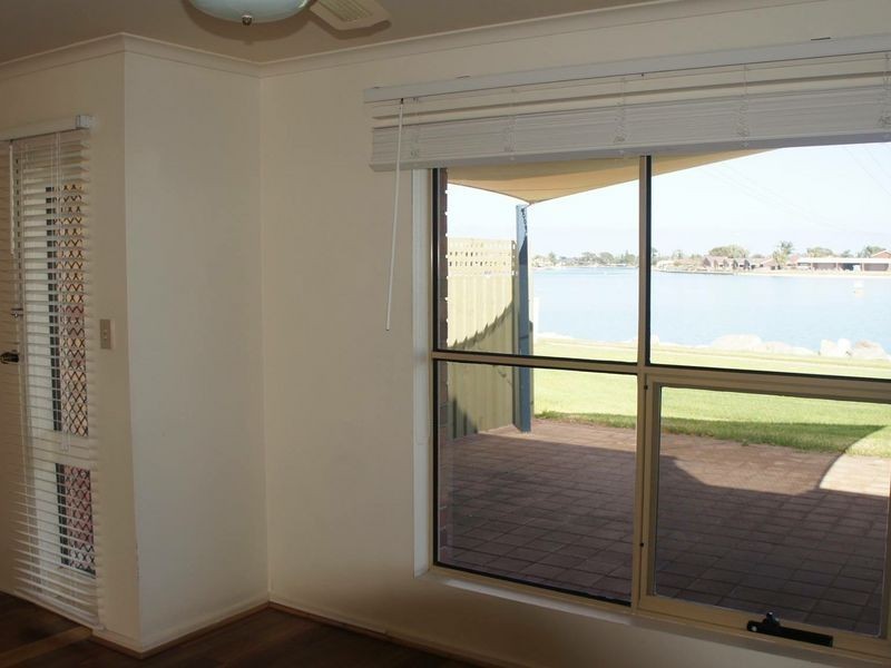 1/17 Lord Hobart Way, West Lakes SA 5021