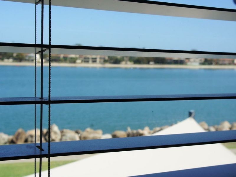 1/17 Lord Hobart Way, West Lakes SA 5021