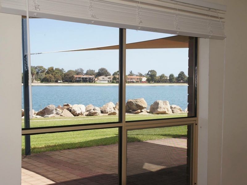 1/17 Lord Hobart Way, West Lakes SA 5021