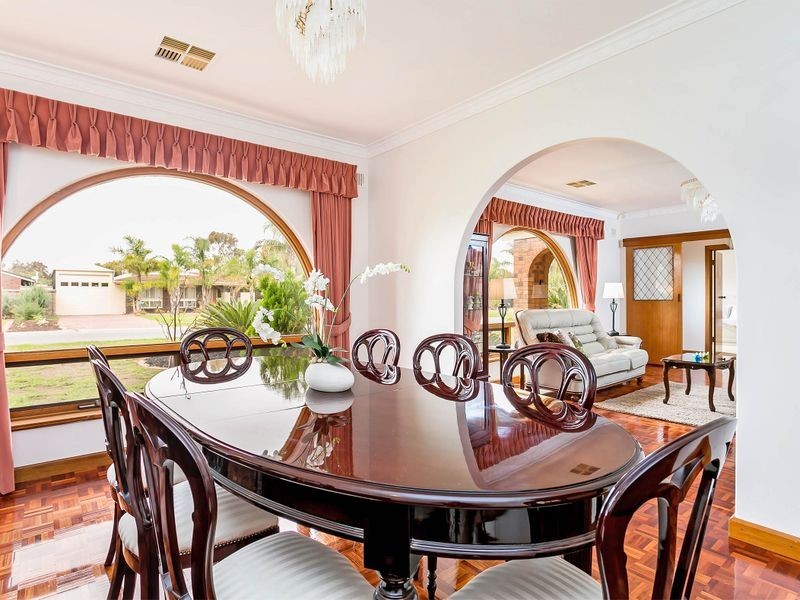 2 Martinique Court, West Lakes SA 5021