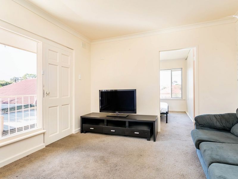 4/16 Russell Street East, Rosewater SA 5013