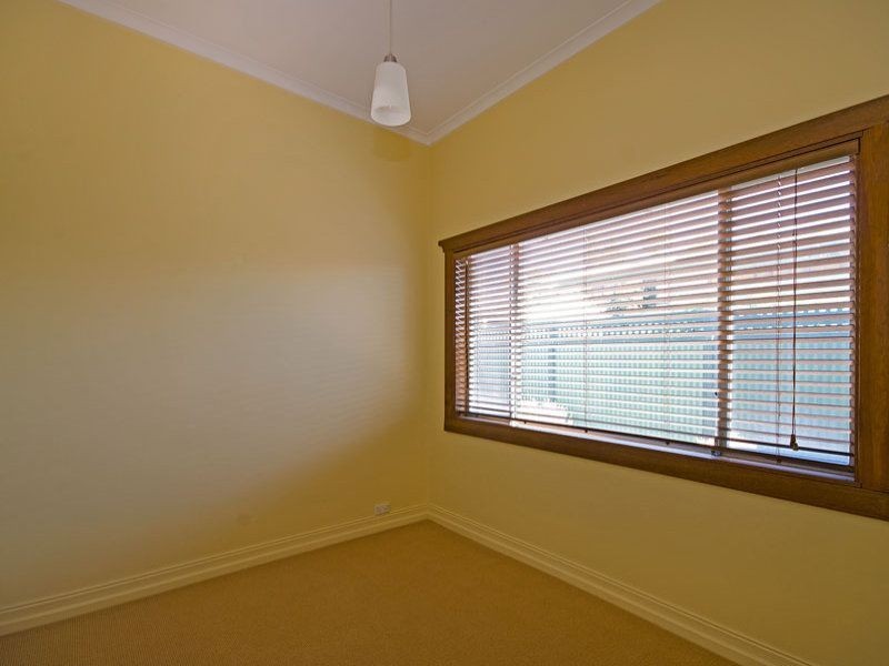 10 Kanowna Road, Largs Bay SA 5016