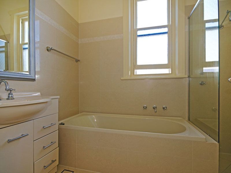 10 Kanowna Road, Largs Bay SA 5016