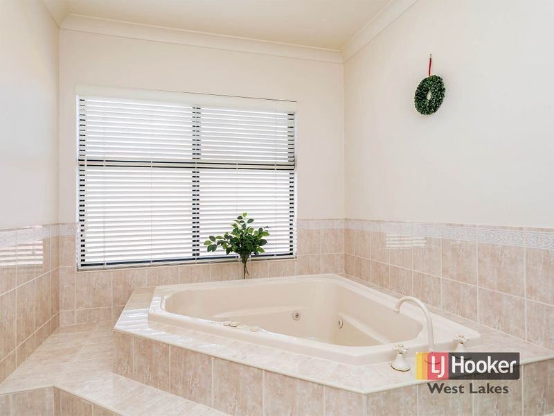 2 Heron Walk, Mawson Lakes SA 5095