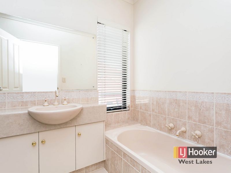 2 Heron Walk, Mawson Lakes SA 5095