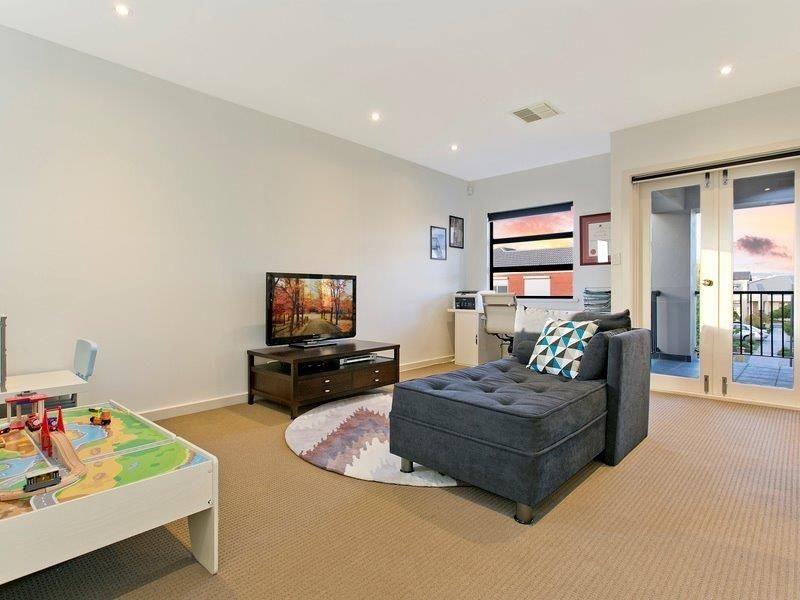 8 Gomera Street, Mawson Lakes SA 5095