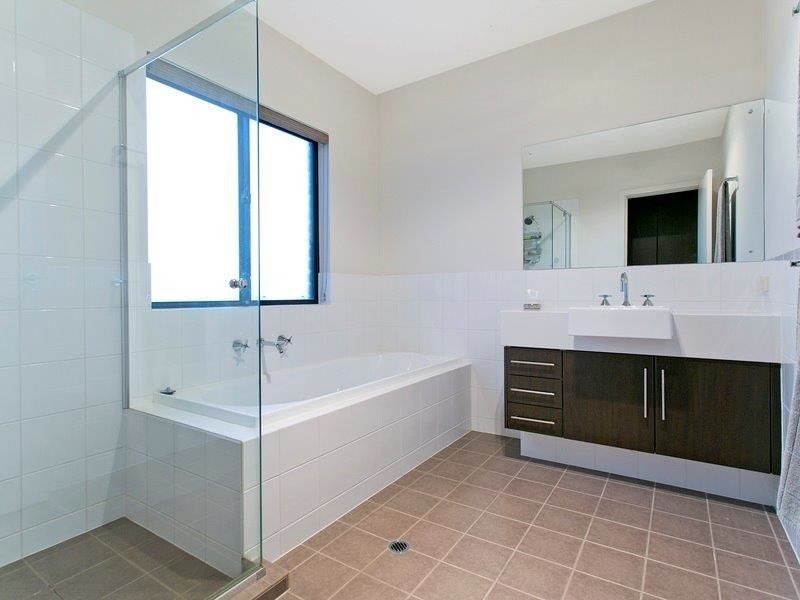 8 Gomera Street, Mawson Lakes SA 5095