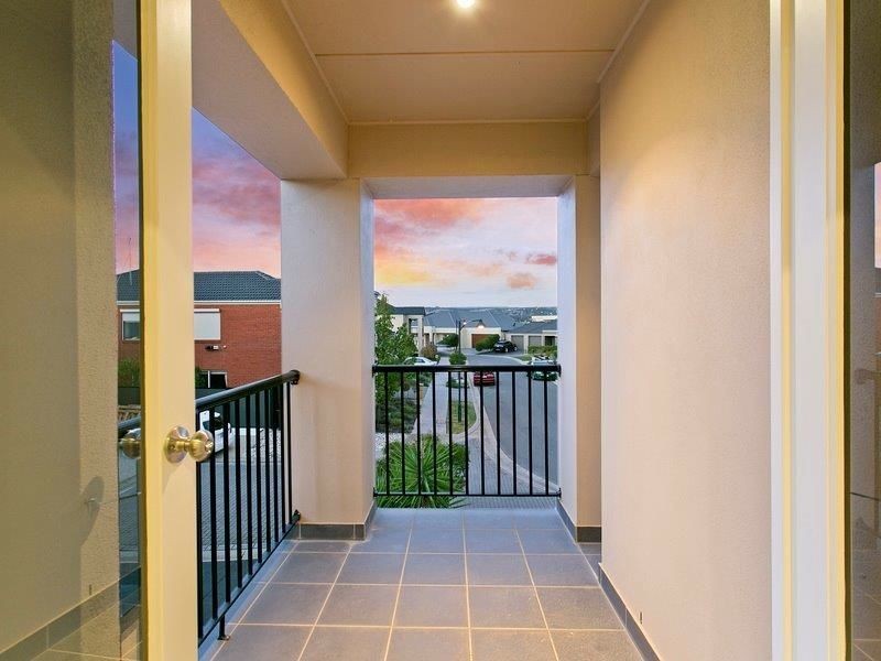 8 Gomera Street, Mawson Lakes SA 5095