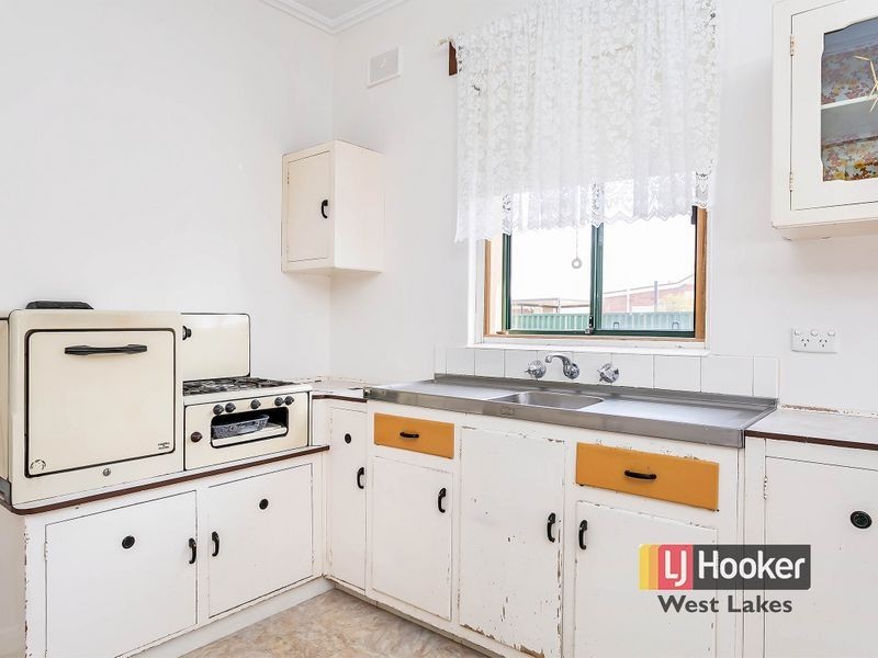 11 Peterhead Street, Largs Bay SA 5016