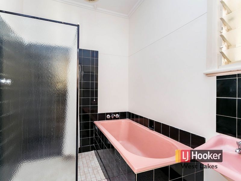 11 Peterhead Street, Largs Bay SA 5016