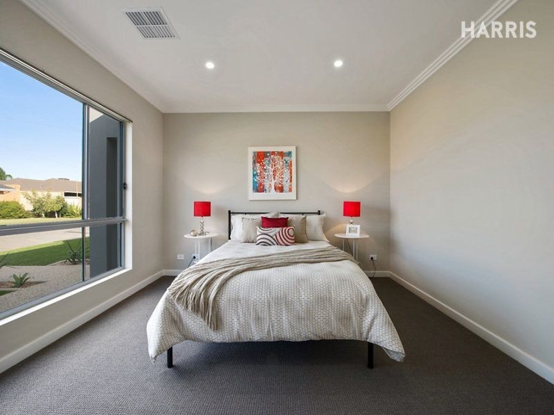 2 McMurtrie Place, Seaton SA 5023