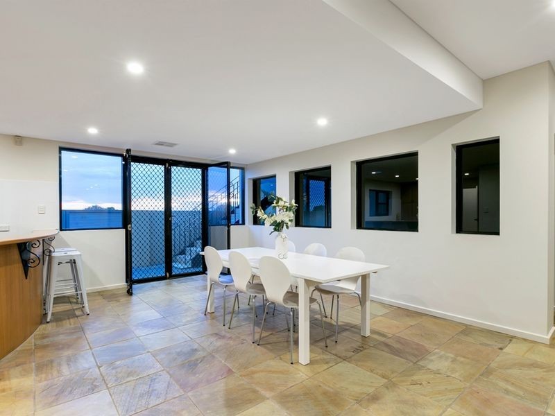 12 Gulf Point Drive, North Haven SA 5018