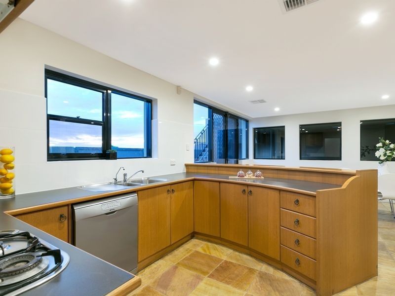 12 Gulf Point Drive, North Haven SA 5018