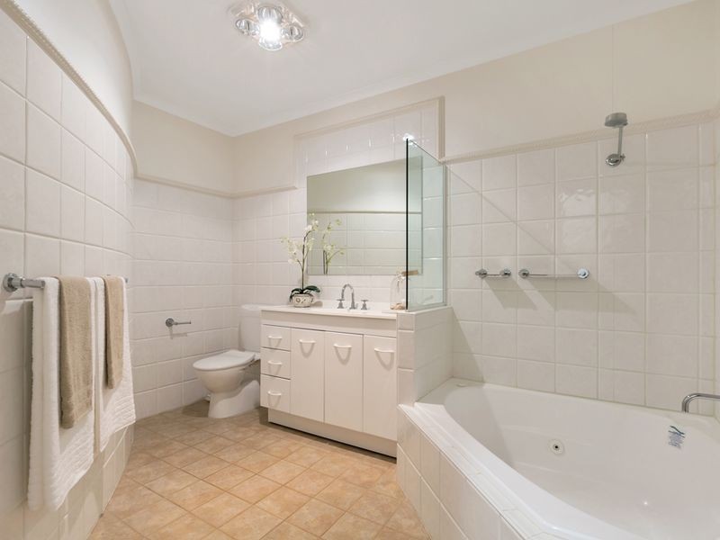 12 Gulf Point Drive, North Haven SA 5018