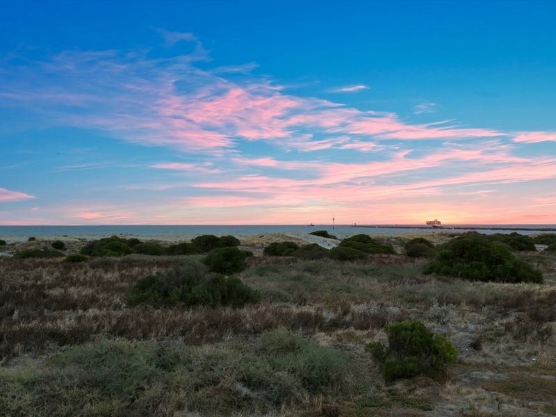 12 Gulf Point Drive, North Haven SA 5018