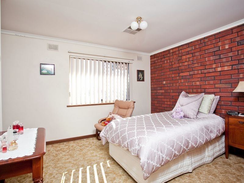 5 Sportsmans Drive, West Lakes SA 5021